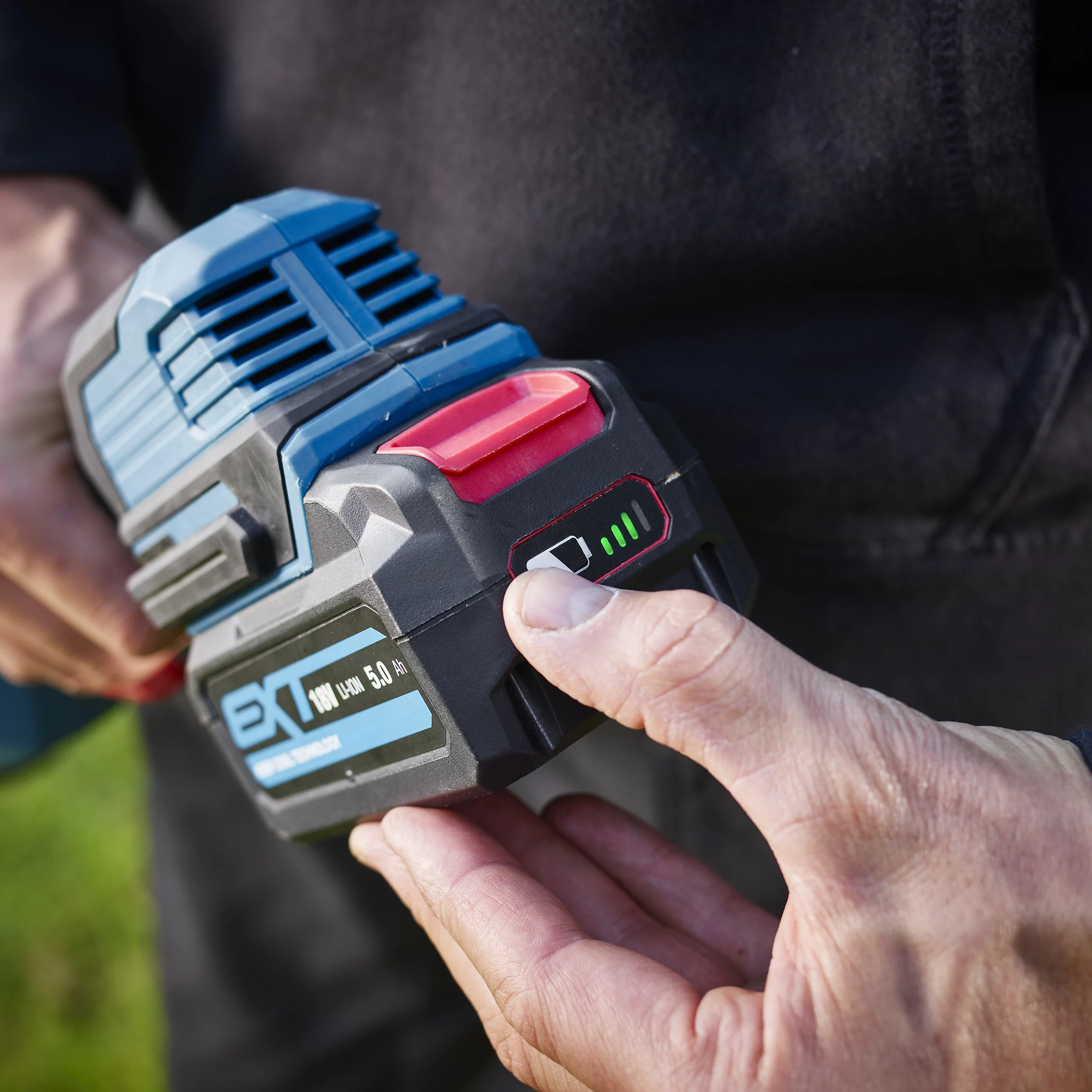 Erbauer 300mm Cordless Grass trimmer - EGT18-Li - KIT - Image 3